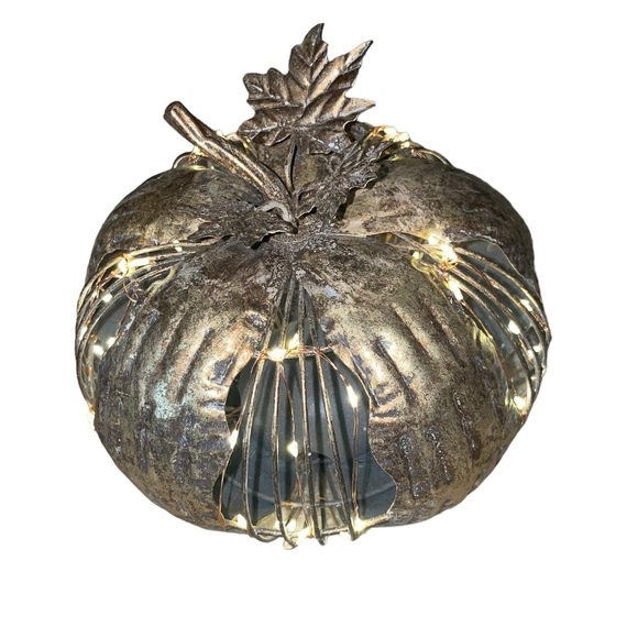 Metal pumpkin with warm twinkling lights in gold / bronze color - Picture 7 of 11